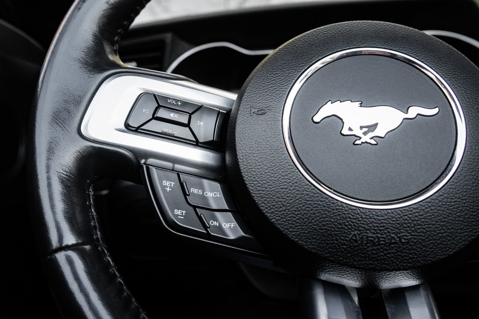 2020 Ford Mustang Ecoboost premium convertible-8