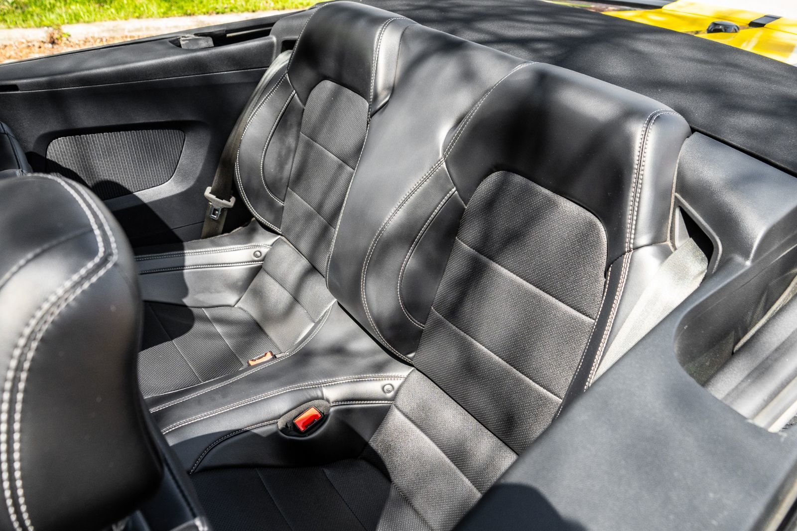 2020 Ford Mustang Ecoboost premium convertible-23