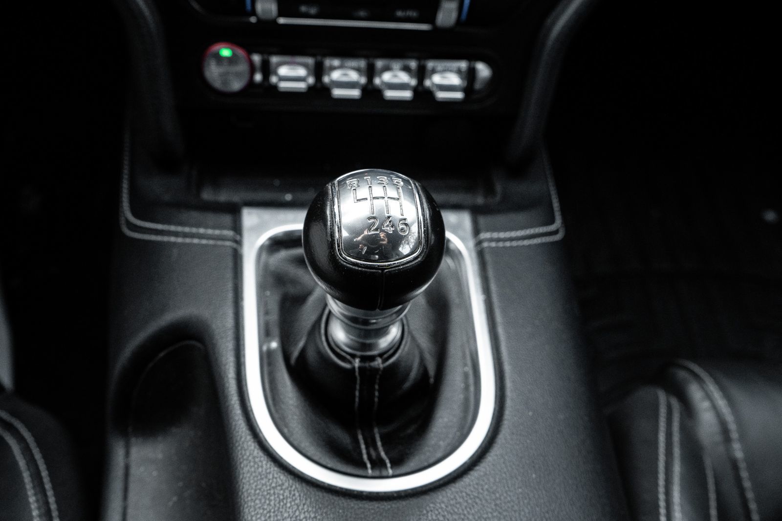 2021 Ford Mustang EcoBoost Premium-14