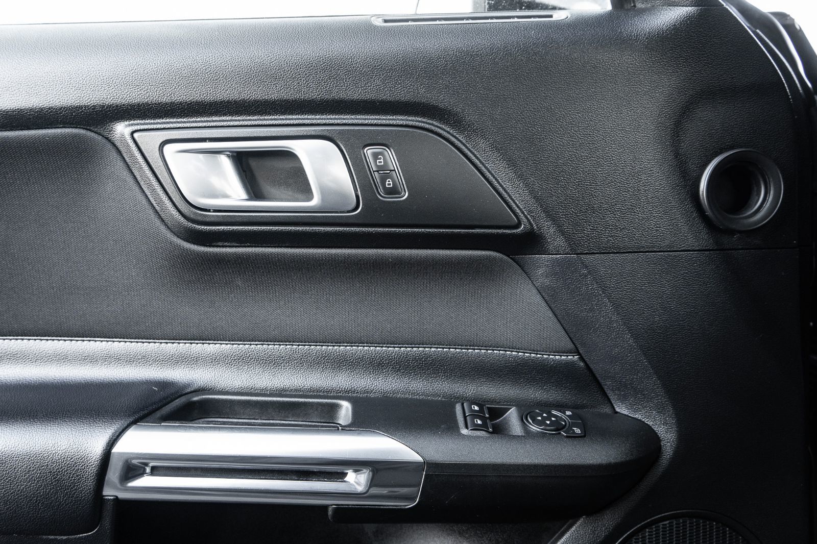 2022 Ford Mustang GT-16