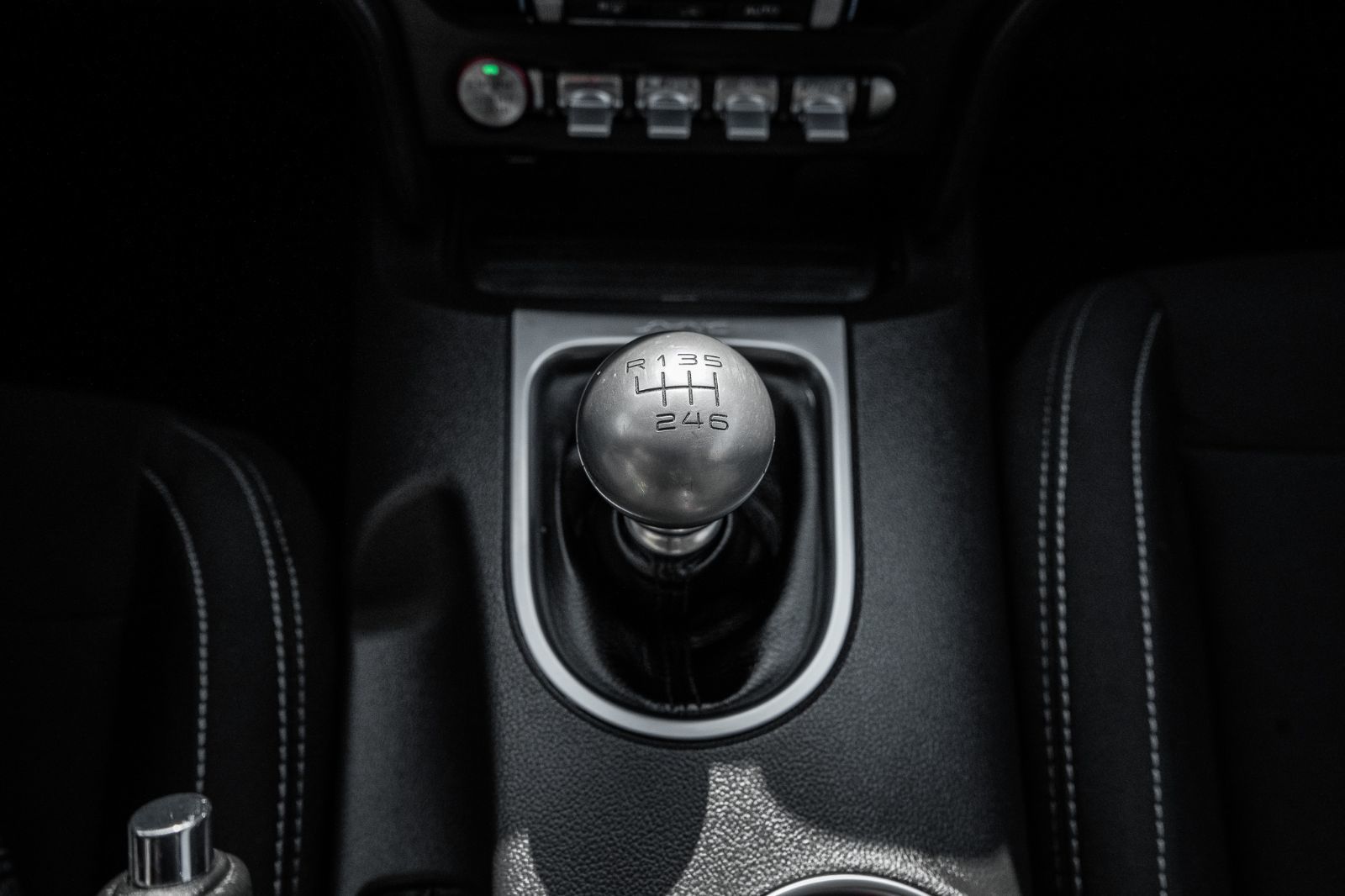 2023 Ford Mustang Ecoboost-13