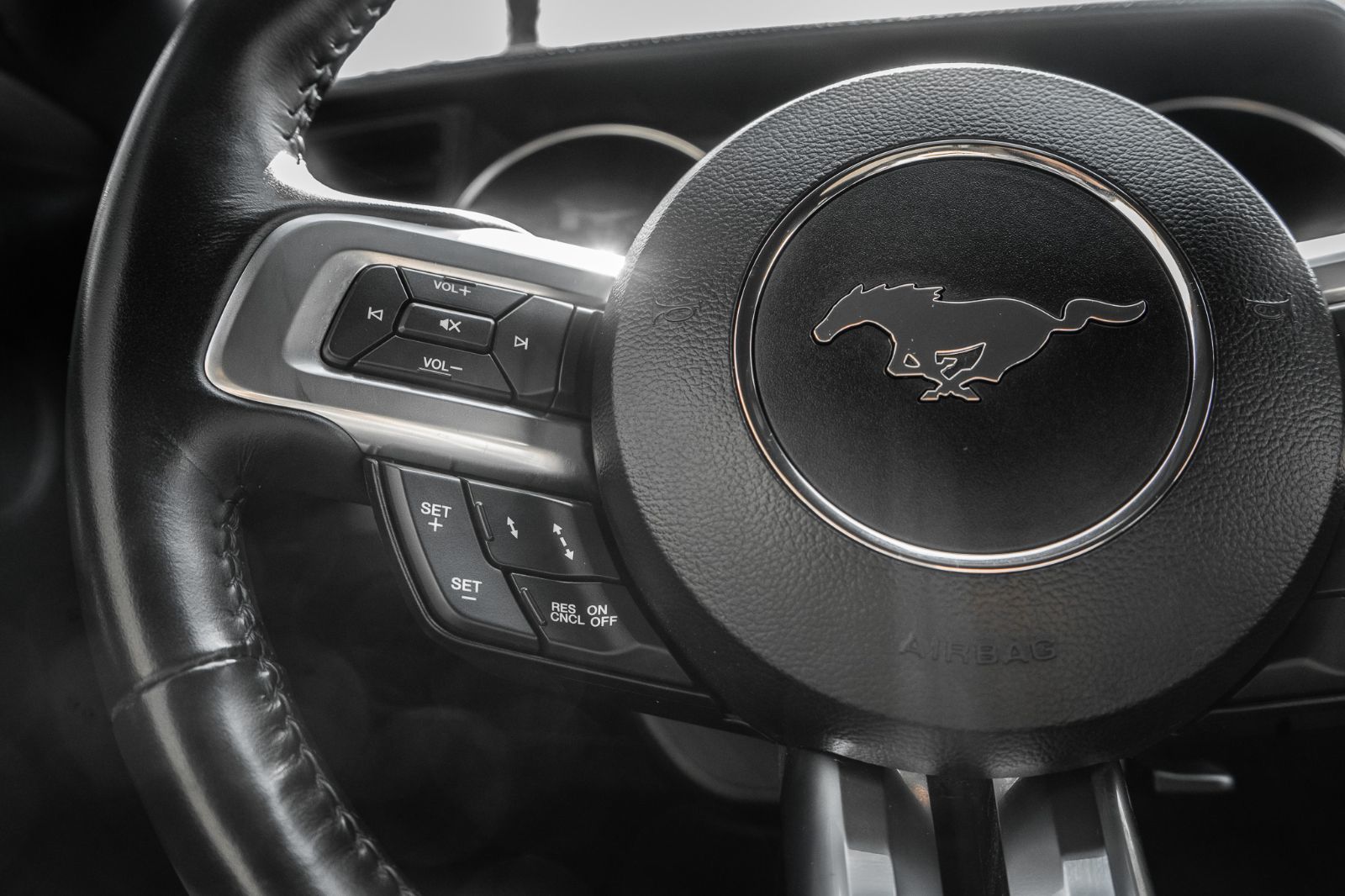 2023 Ford Mustang Ecoboost-8