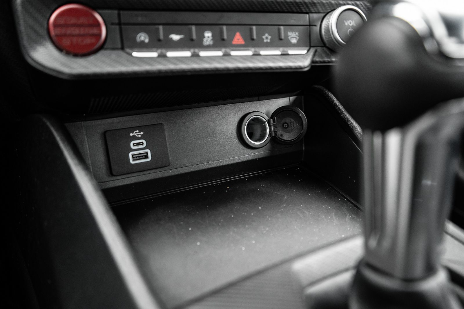 2024 Ford Mustang Ecoboost-12