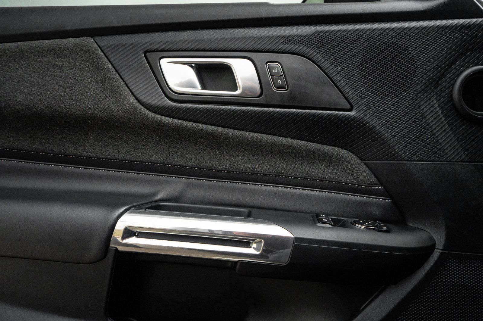 2024 Ford Mustang GT-21