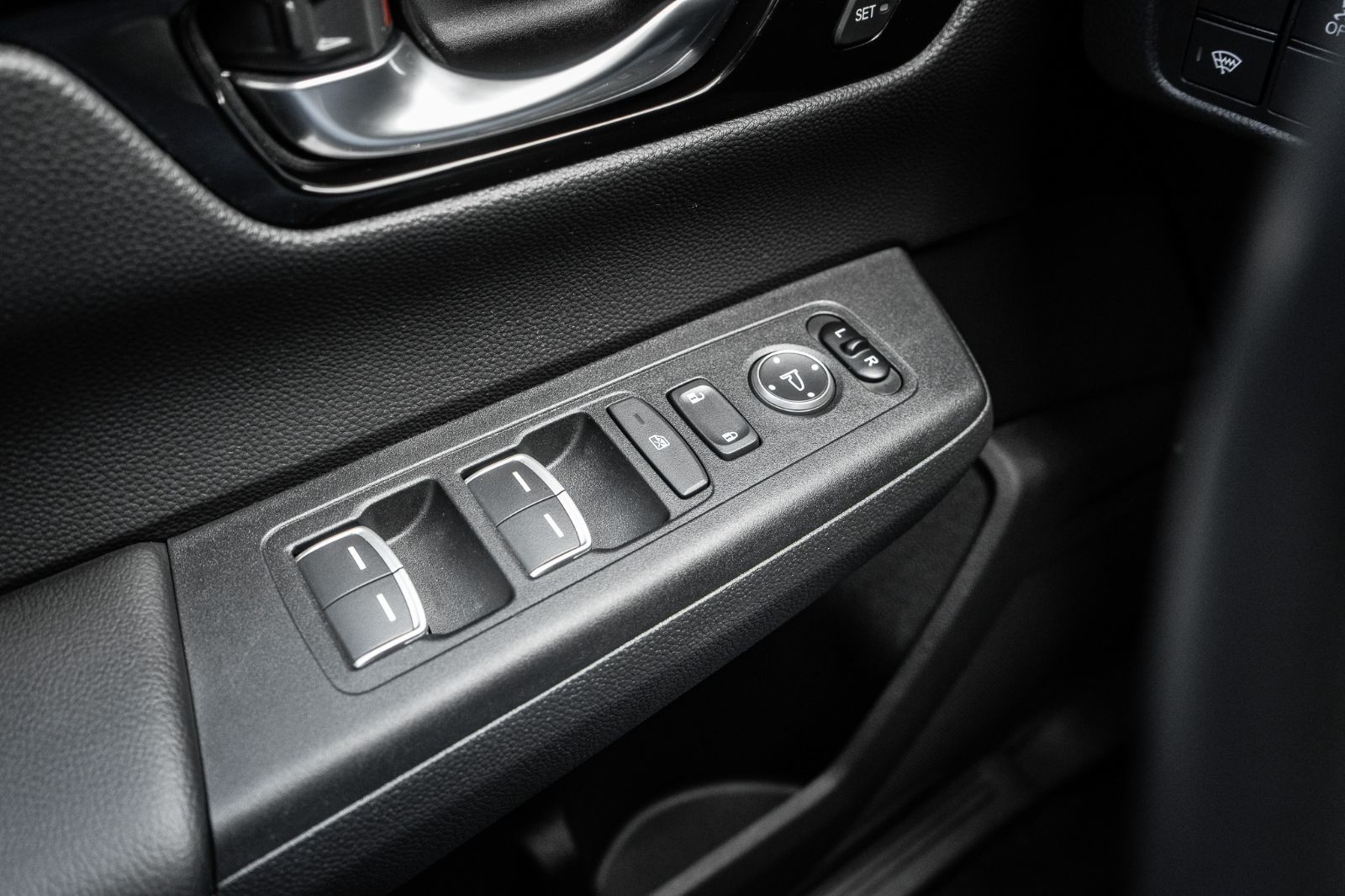 2025 Honda CR-V Hybrid Sport Touring-23