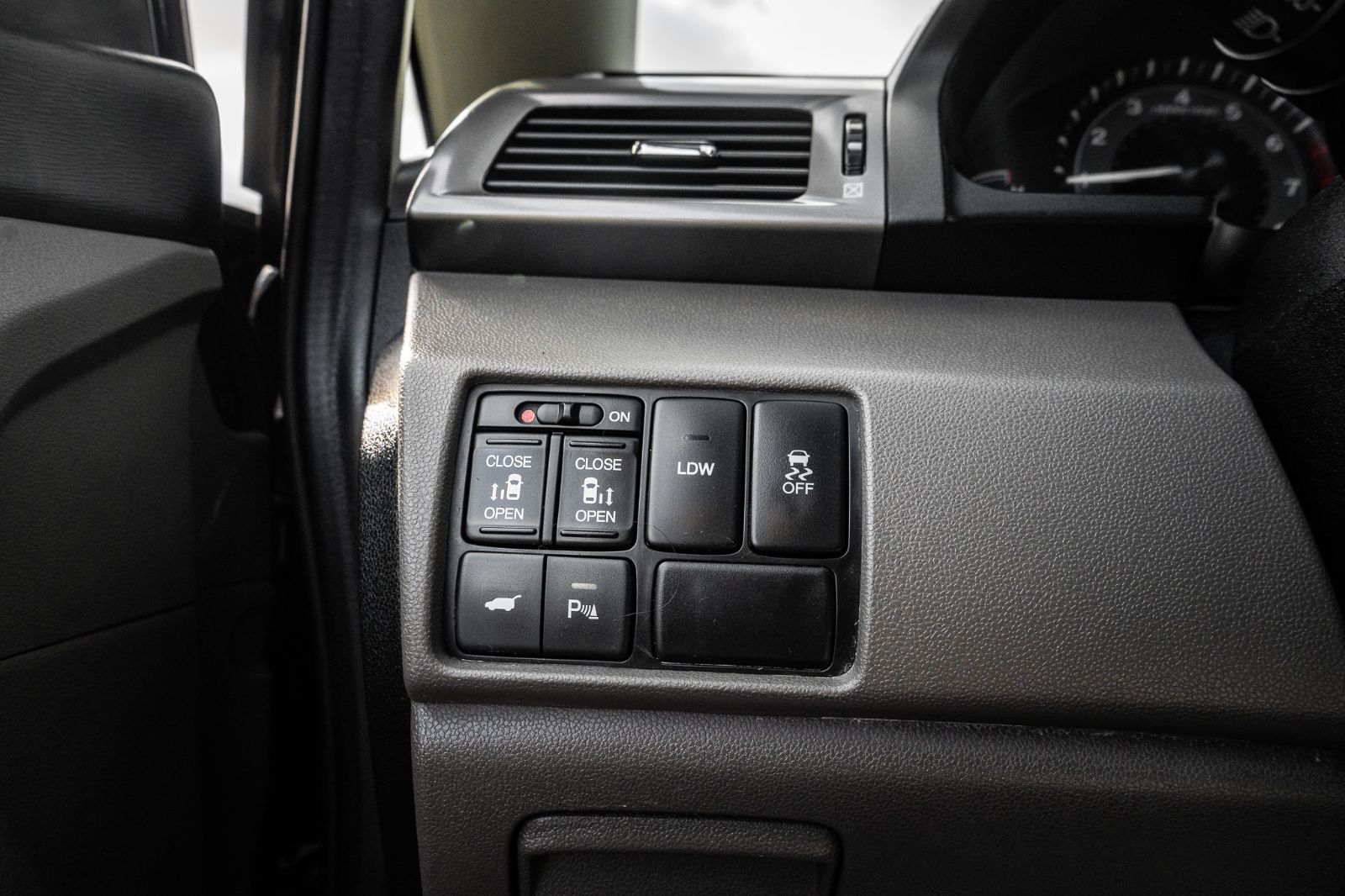 2017 Honda Odyssey Touring-24