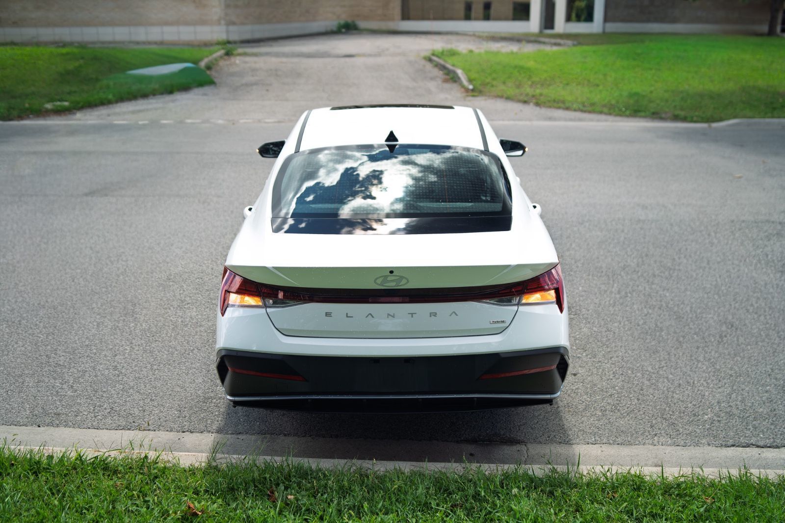 2024 Hyundai Elantra Hybrid Luxury-6