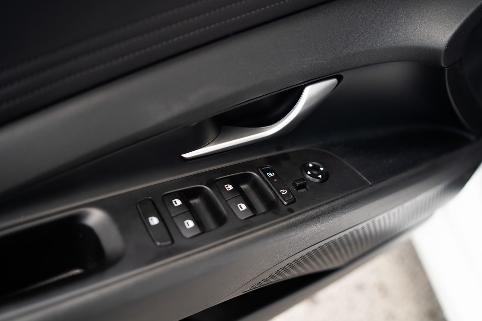 2024 Hyundai Elantra Hybrid Luxury-18