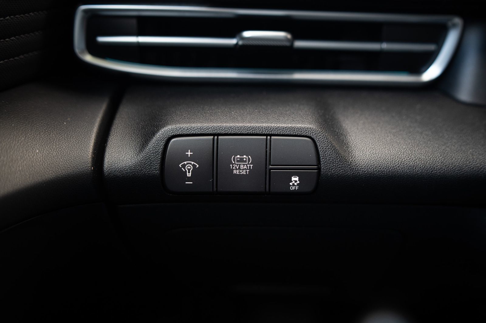 2024 Hyundai Elantra Hybrid Luxury-12