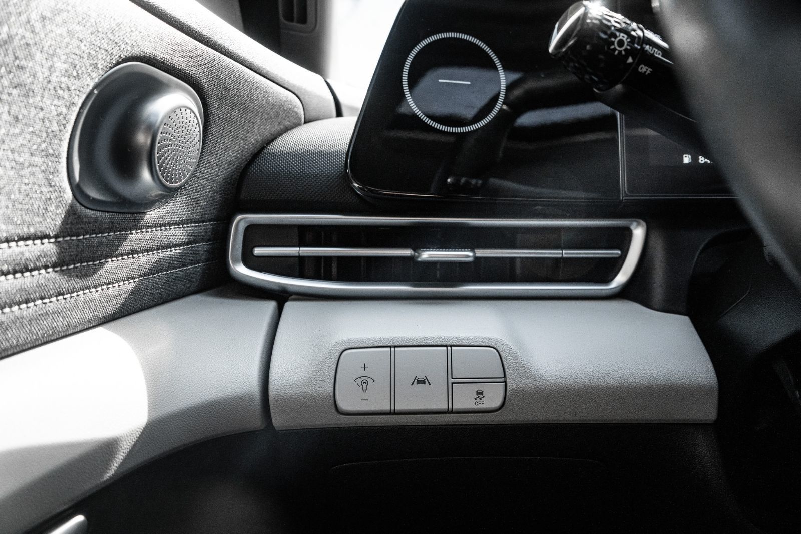 2023 Hyundai Elantra Luxury-20