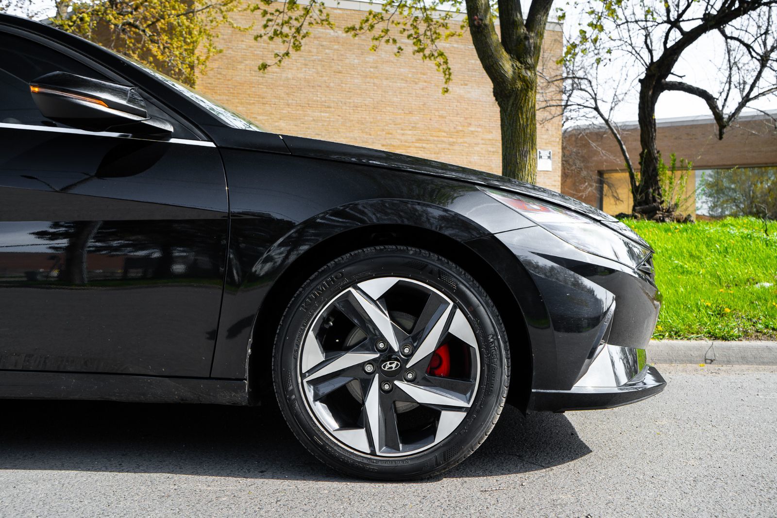 2023 Hyundai Elantra Luxury-4
