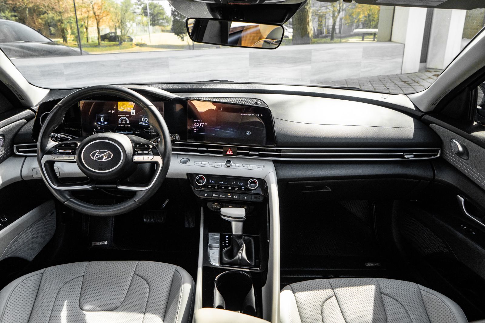 2023 Hyundai Elantra Luxury-7