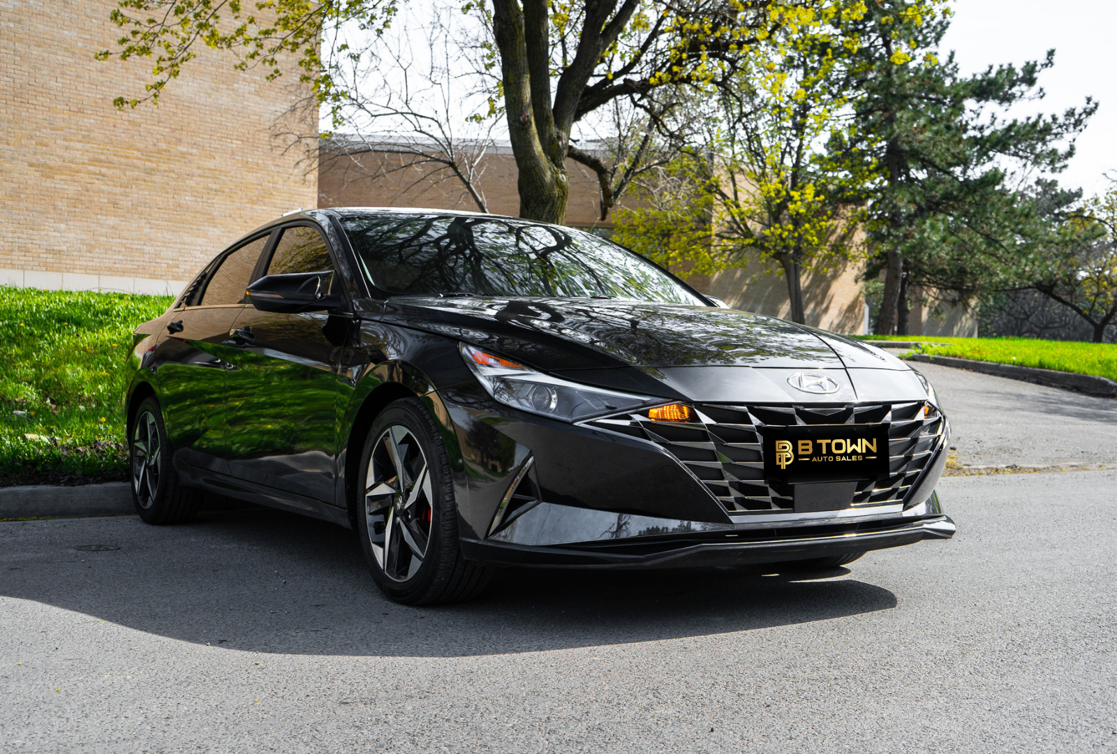 2023 Hyundai Elantra Luxury-2