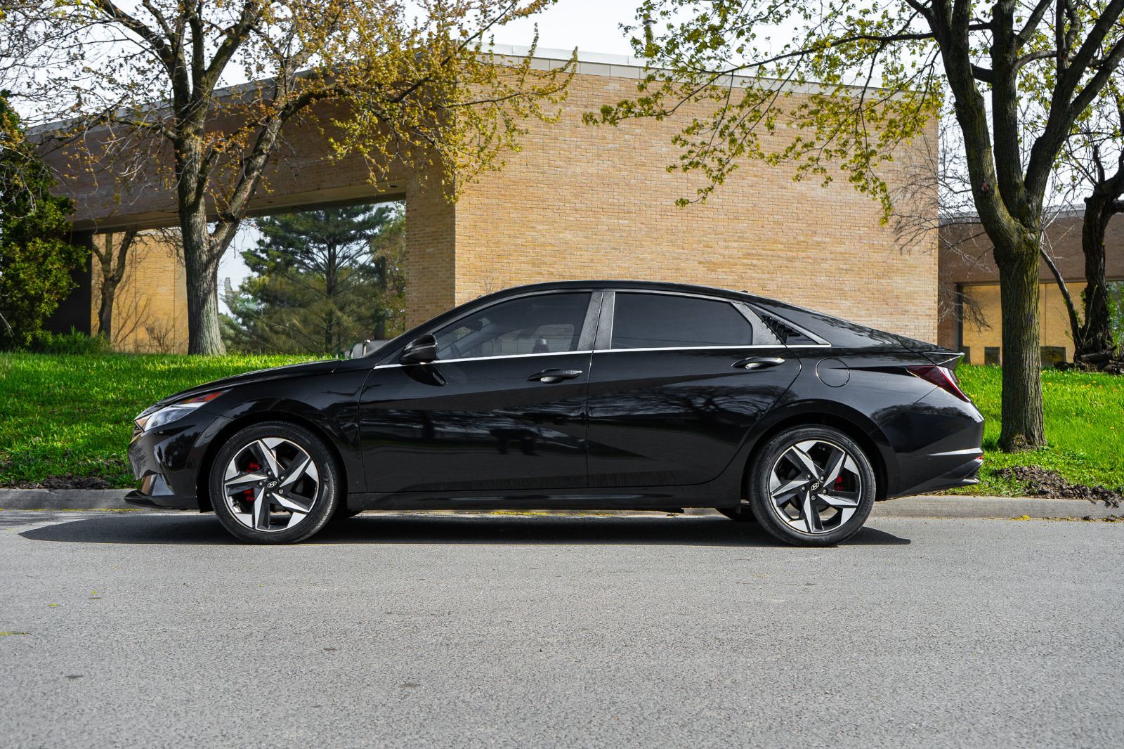 2023 Hyundai Elantra Luxury-5