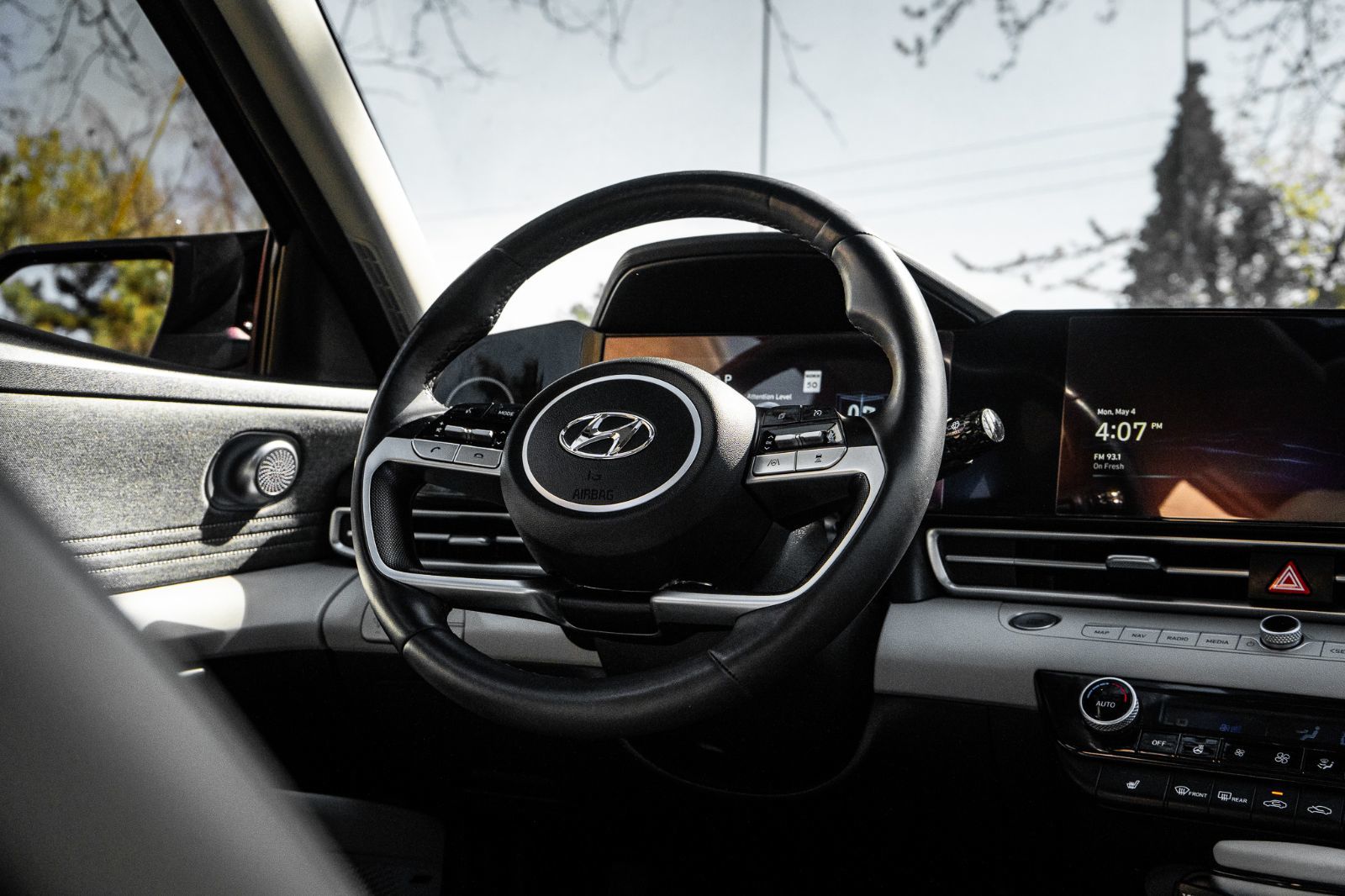 2023 Hyundai Elantra Luxury-10