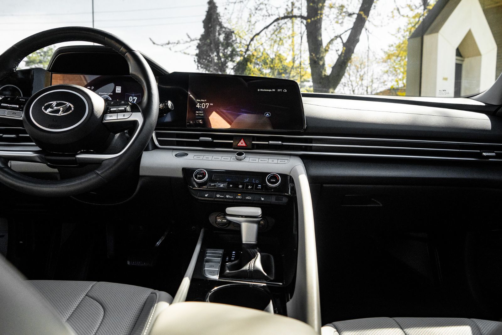 2023 Hyundai Elantra Luxury-8