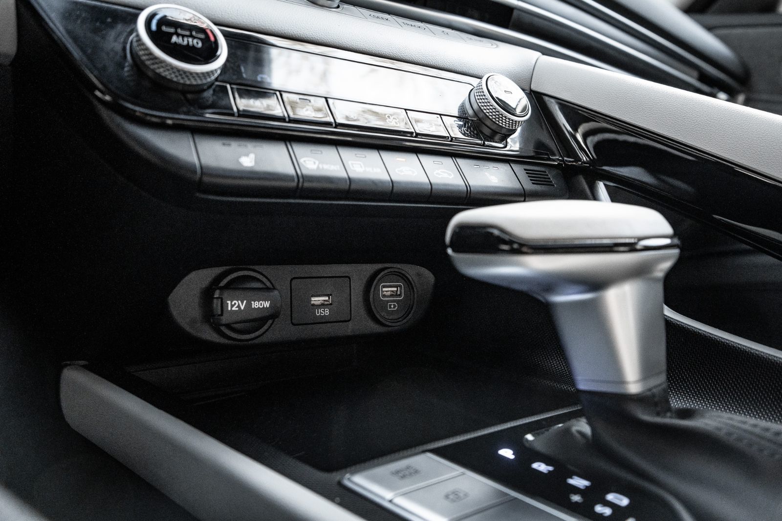 2023 Hyundai Elantra Luxury-16