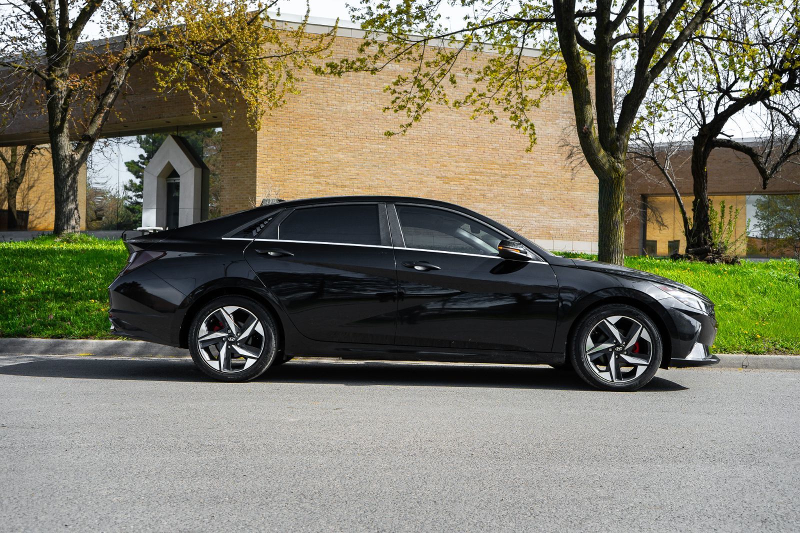 2023 Hyundai Elantra Luxury-3
