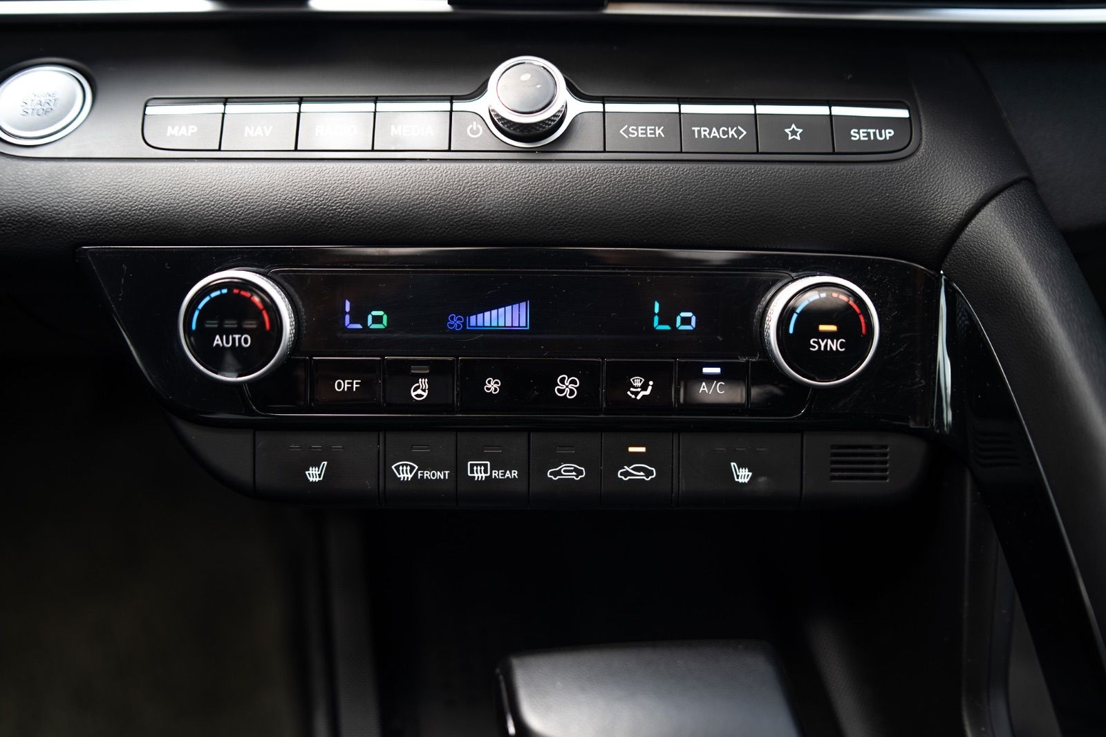 2023 Hyundai Elantra Luxury-16