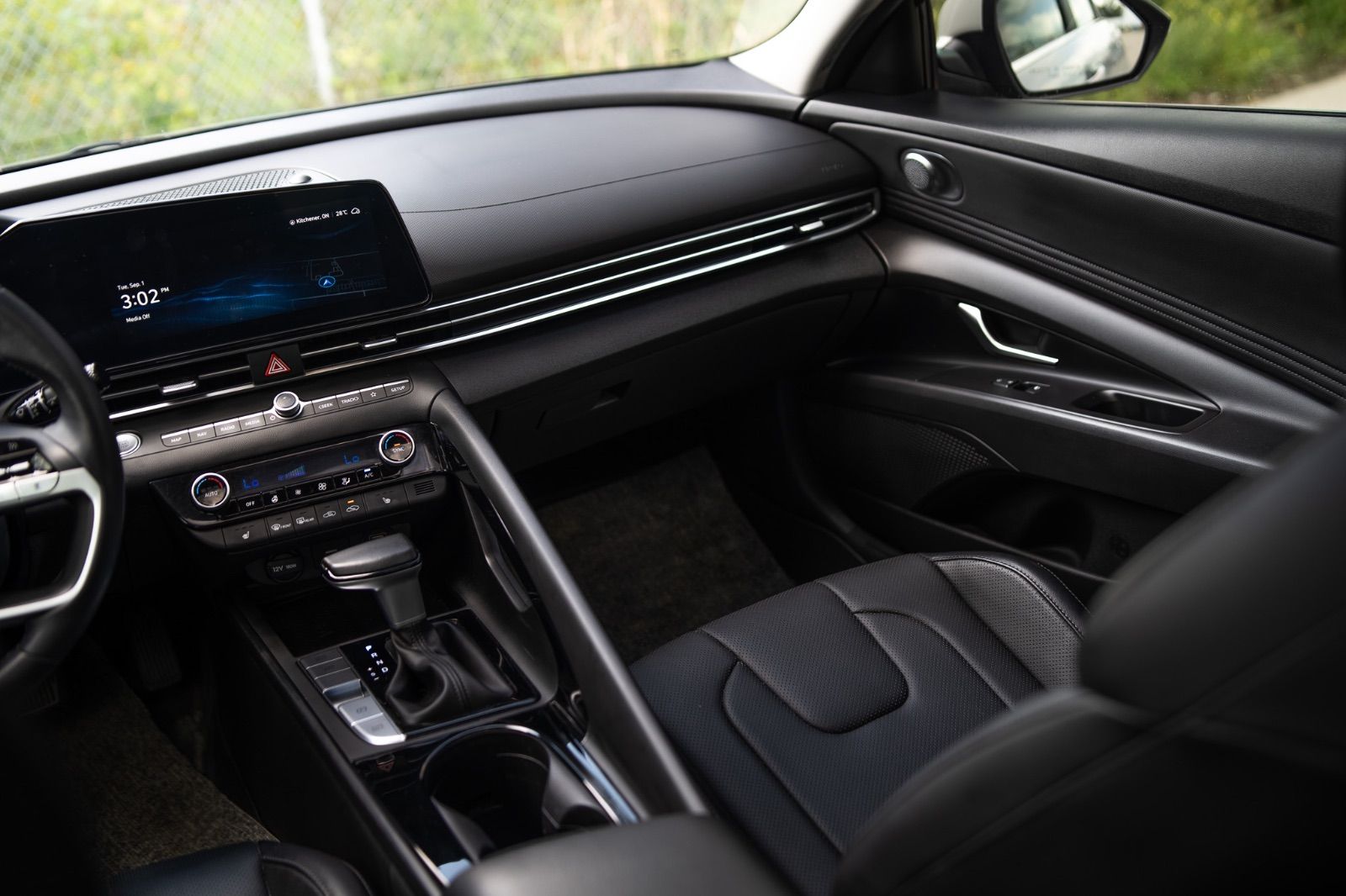 2023 Hyundai Elantra Luxury-13