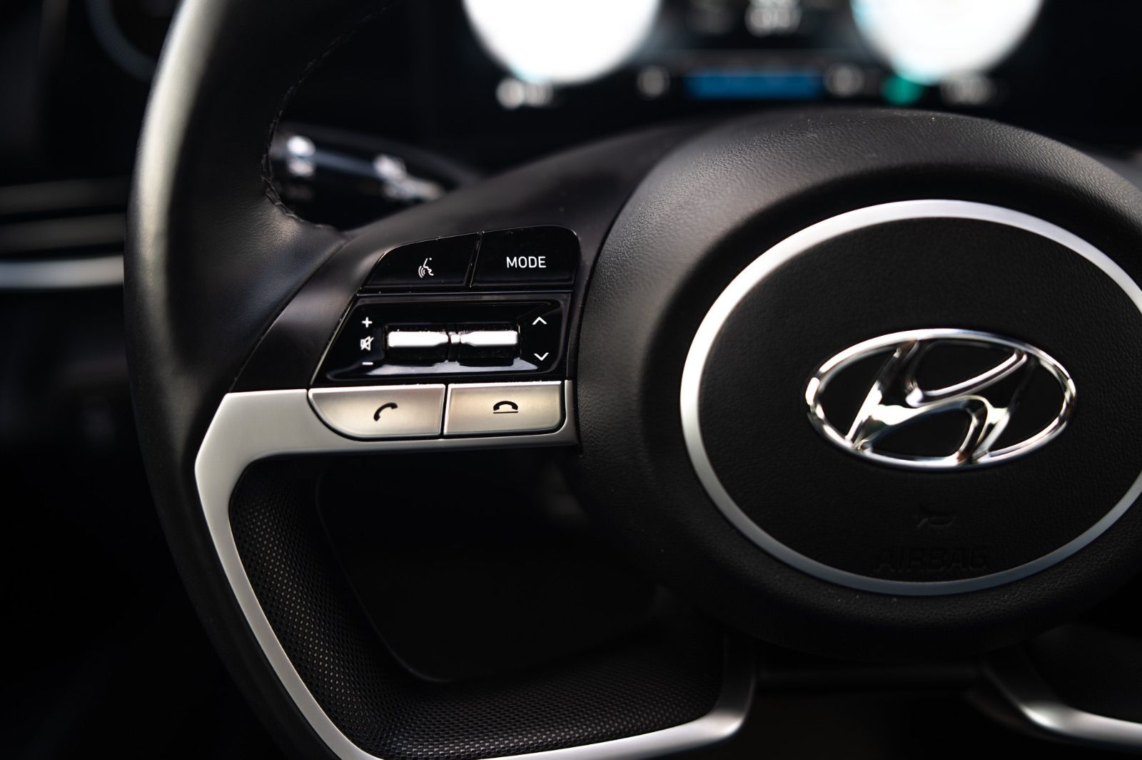 2023 Hyundai Elantra Luxury-8