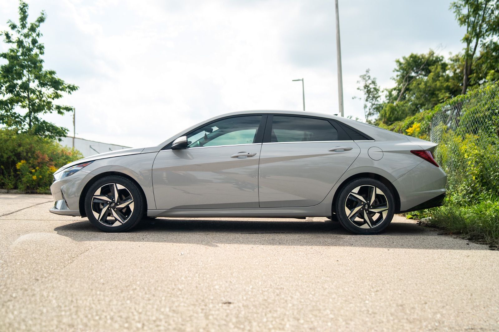 2023 Hyundai Elantra Luxury-5