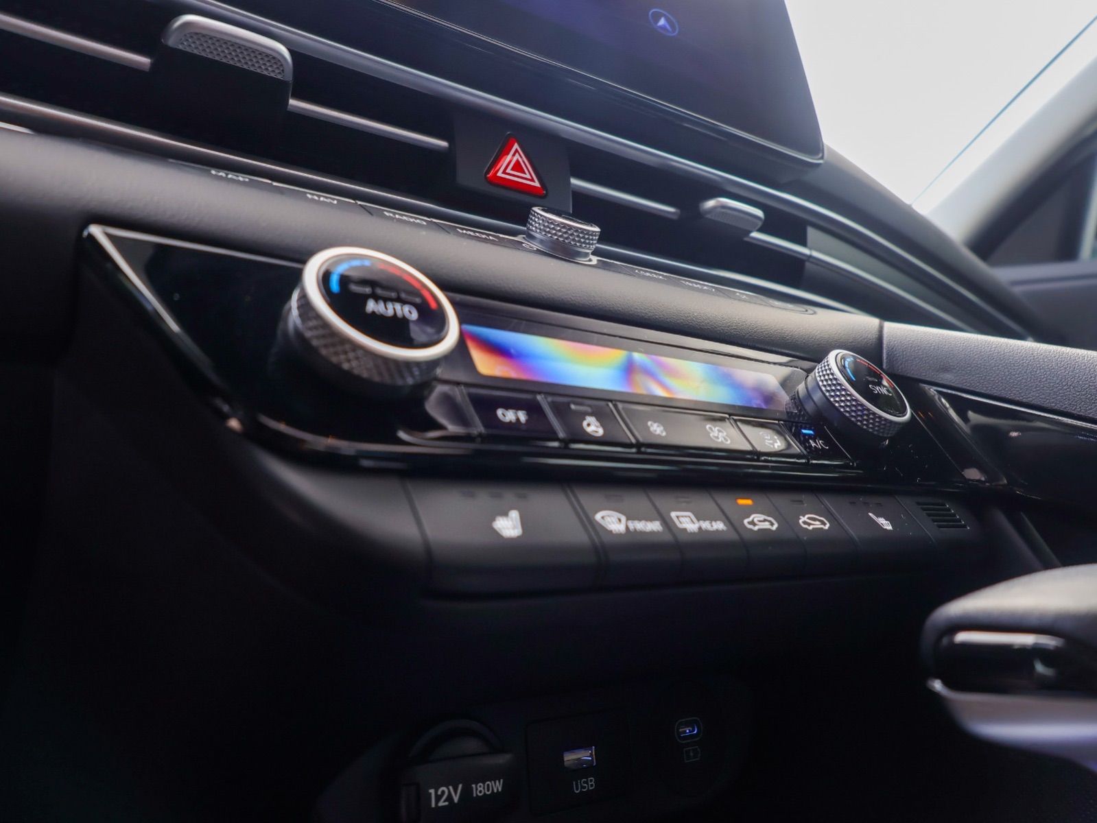 2024 Hyundai Elantra Luxury-19