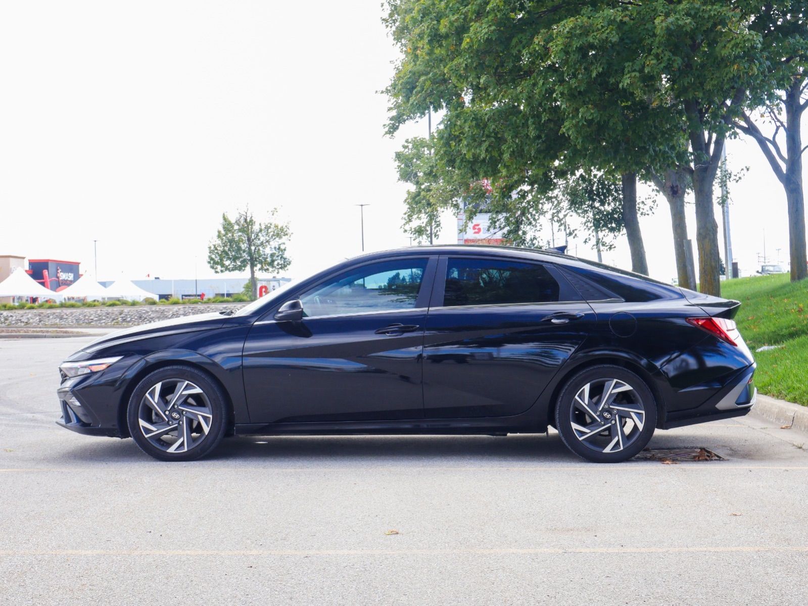 2024 Hyundai Elantra Luxury-6