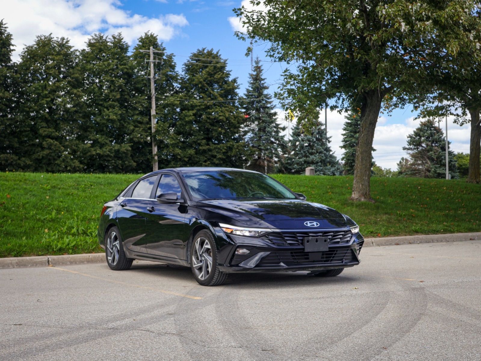 2024 Hyundai Elantra Luxury-2