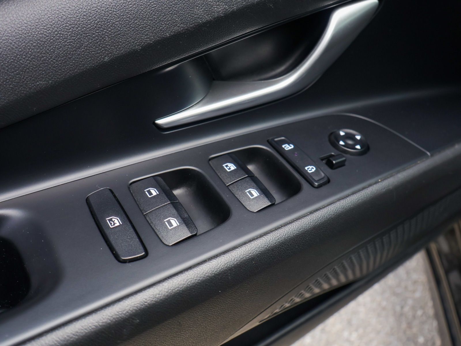 2024 Hyundai Elantra Luxury-15