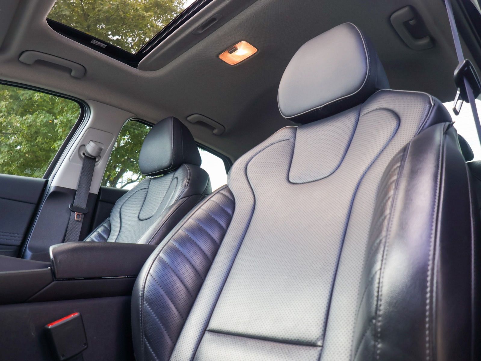 2024 Hyundai Elantra Luxury-14