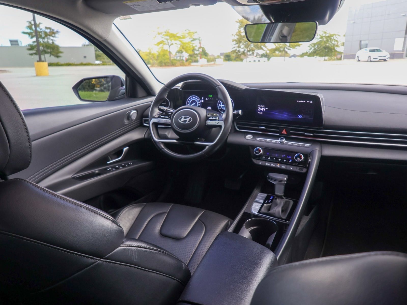 2024 Hyundai Elantra Luxury-12