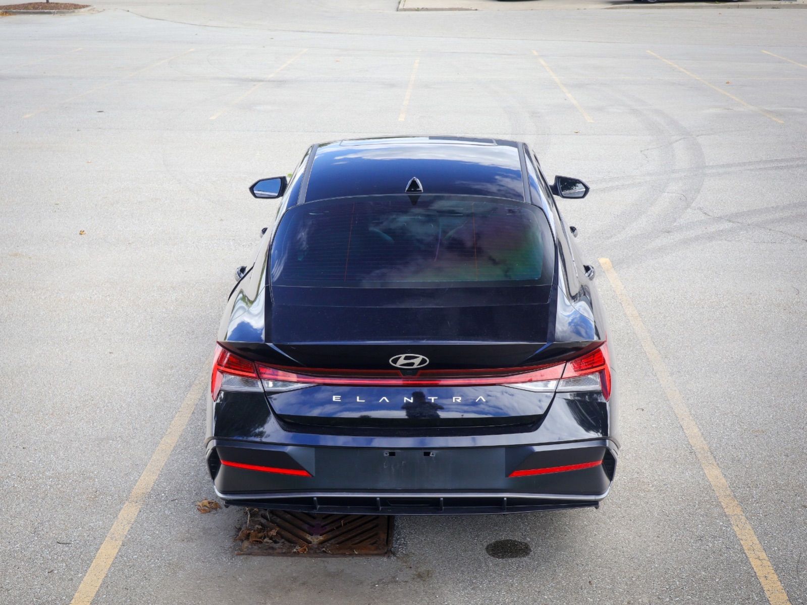 2024 Hyundai Elantra Luxury-5