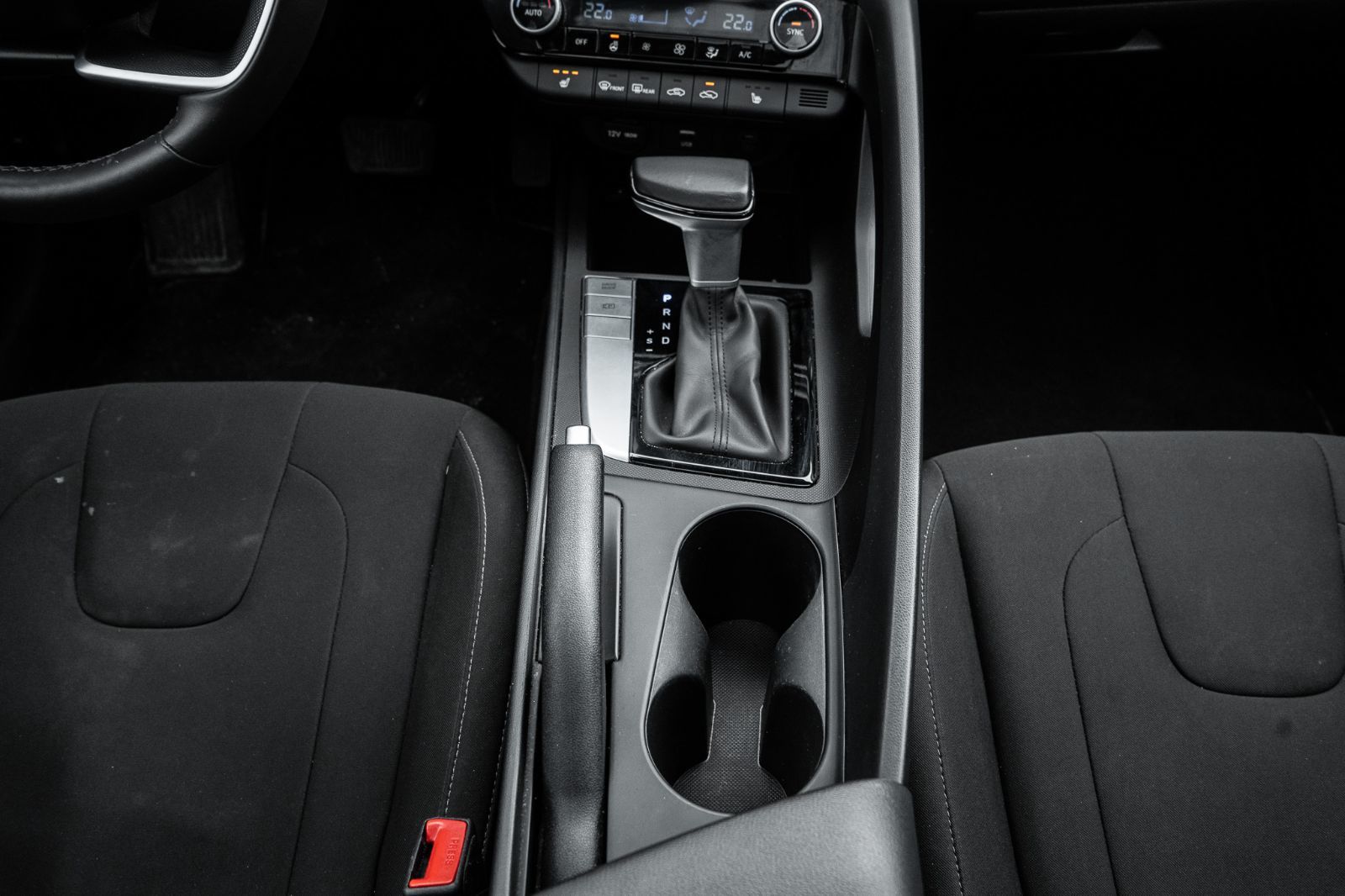 2025 Hyundai Elantra Preferred TECH-9