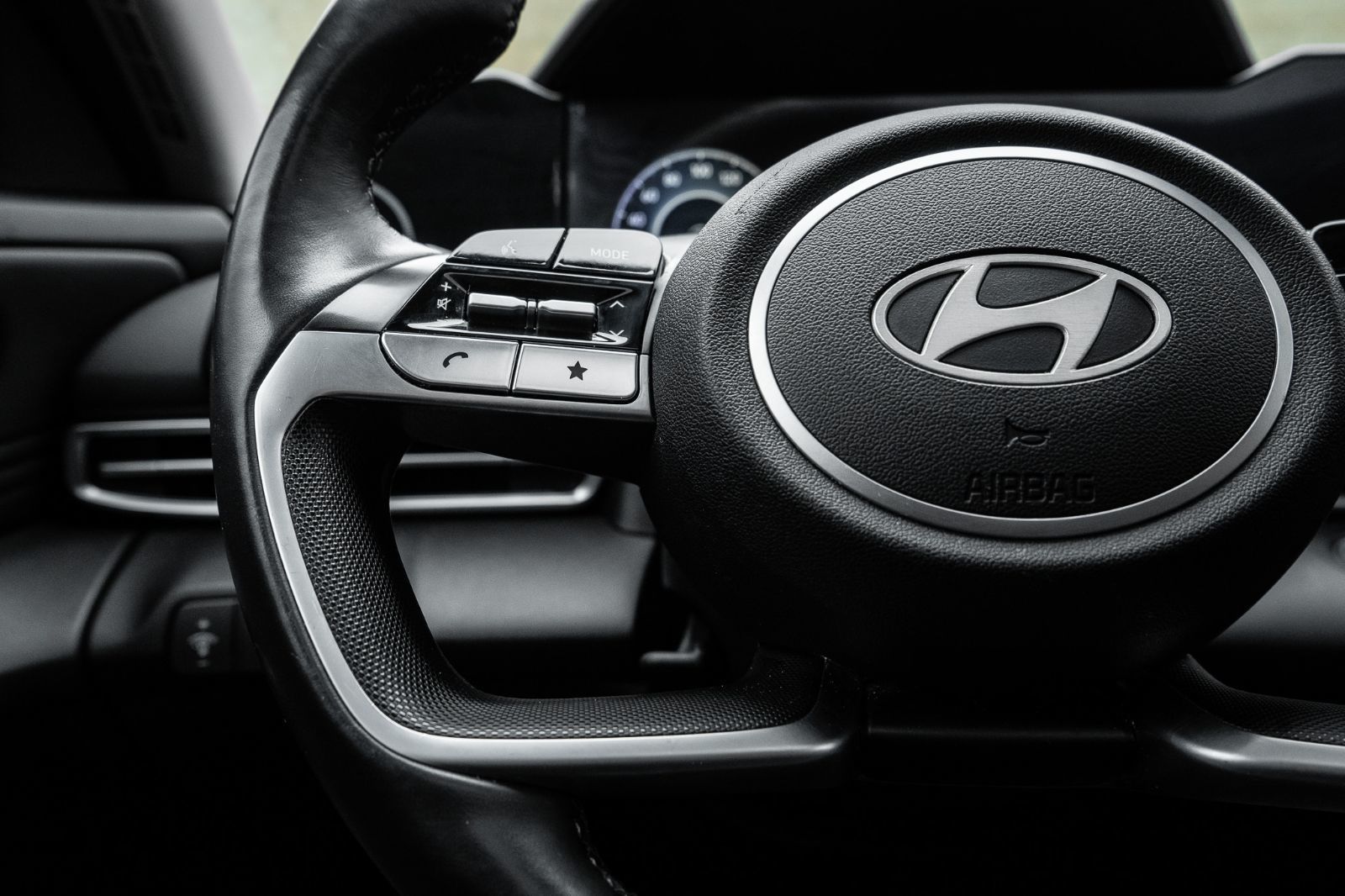 2025 Hyundai Elantra Preferred TECH-11