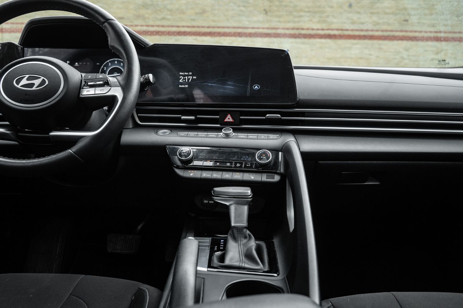 2025 Hyundai Elantra Preferred TECH-8