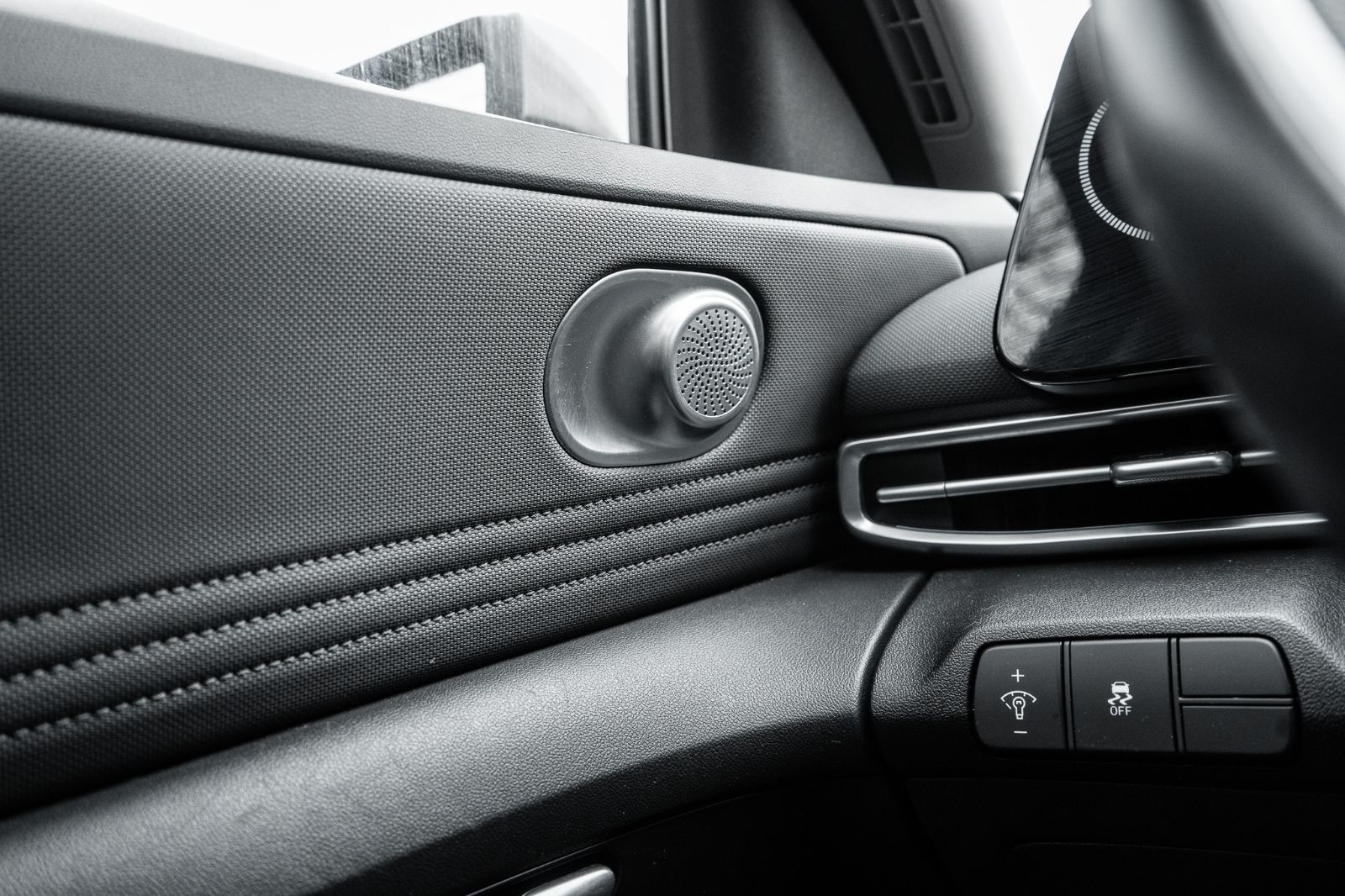 2025 Hyundai Elantra Preferred TECH-20