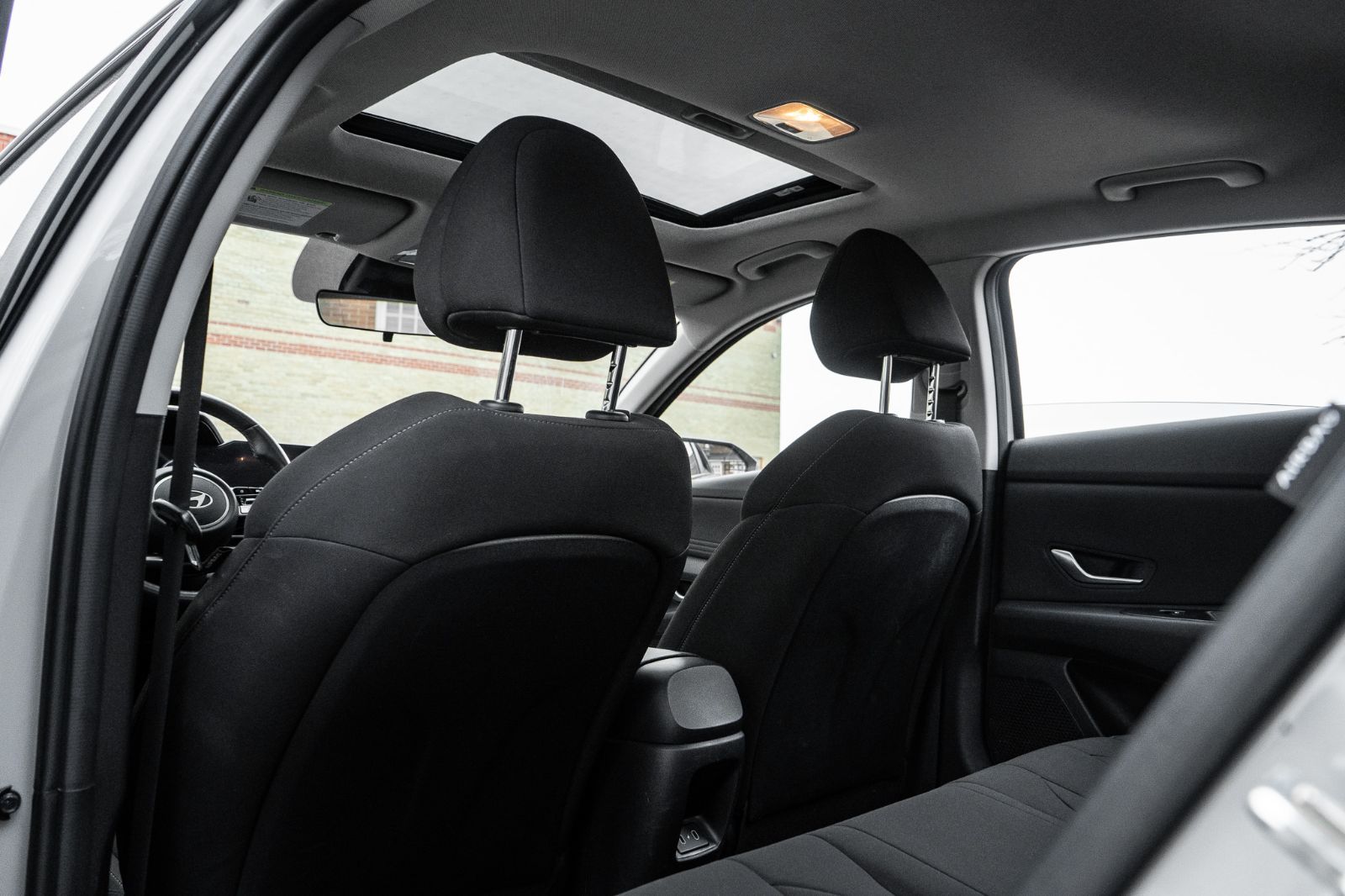 2025 Hyundai Elantra Preferred TECH-24