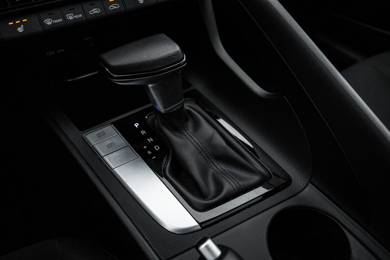 2025 Hyundai Elantra Preferred TECH-10