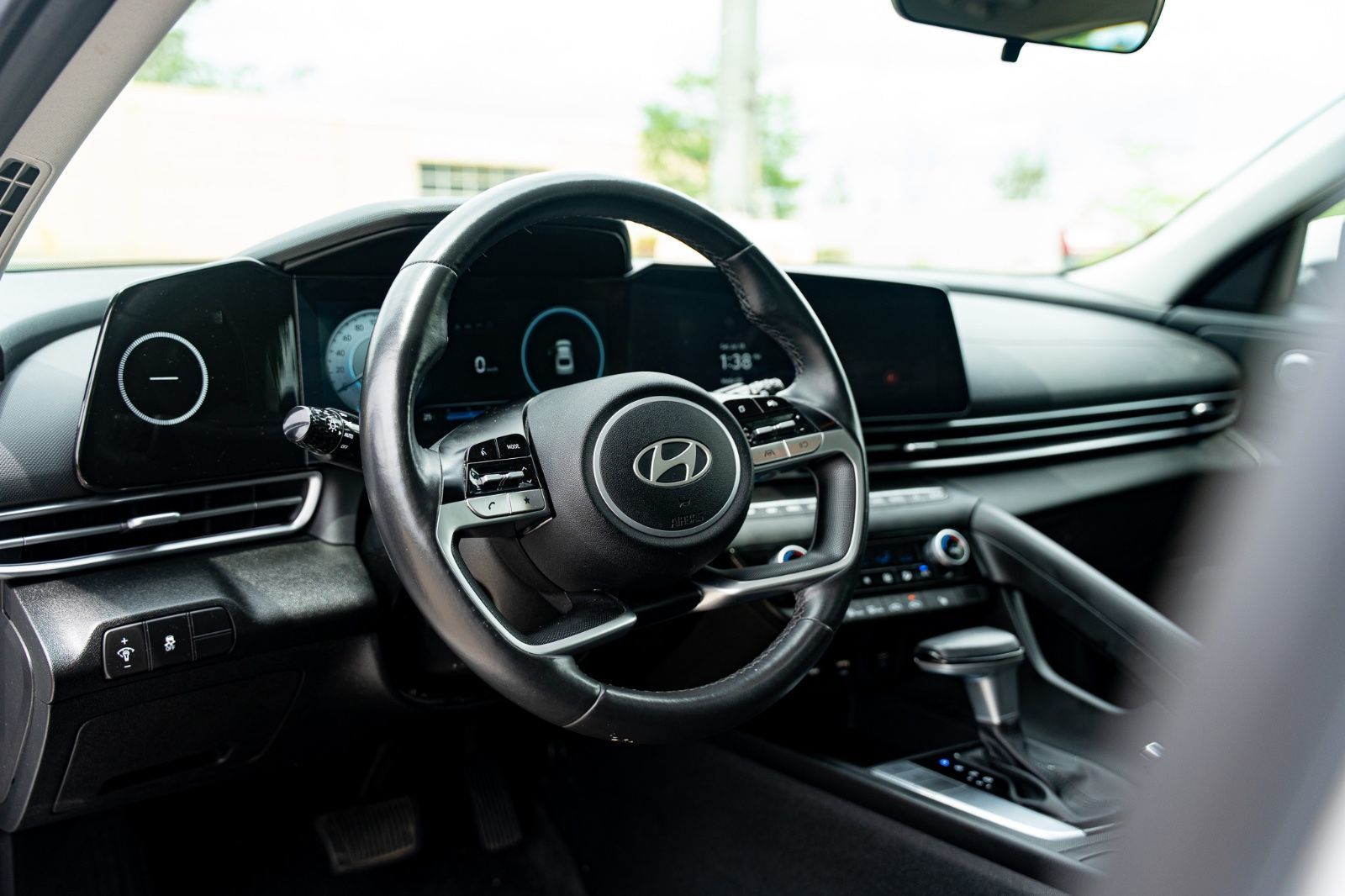 2025 Hyundai Elantra Preferred Tech-6
