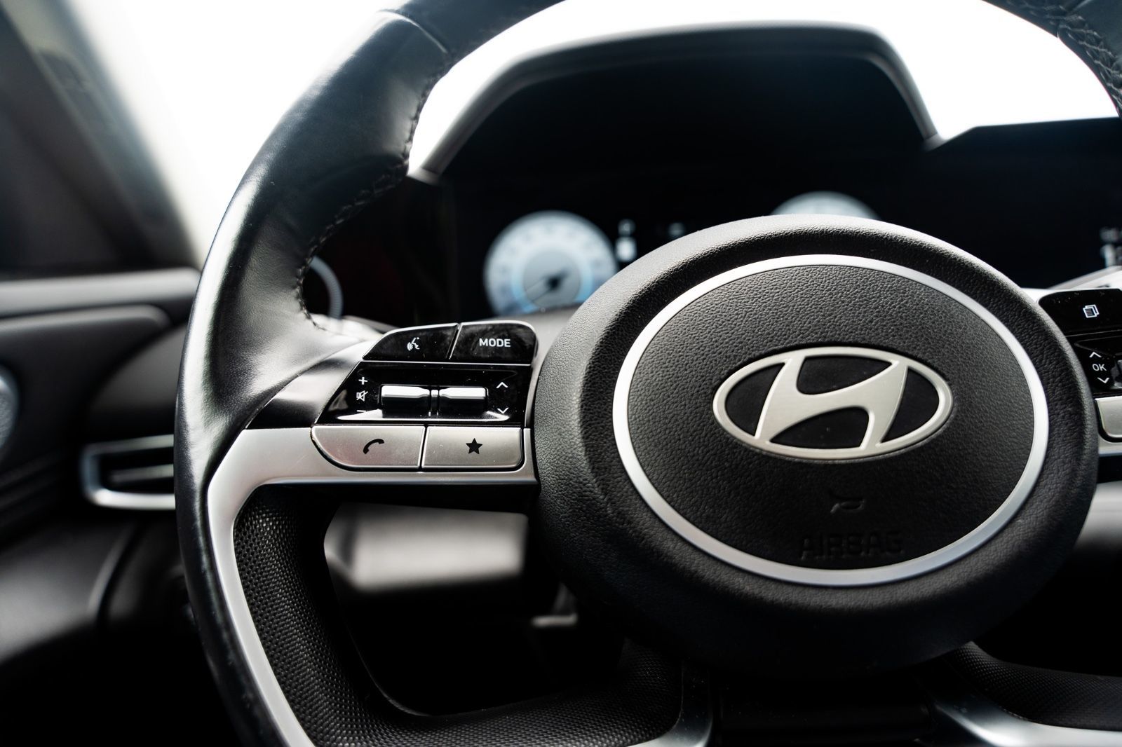 2025 Hyundai Elantra Preferred Tech-14