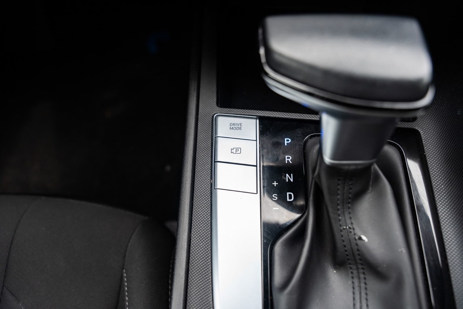 2025 Hyundai Elantra Preferred Tech-18