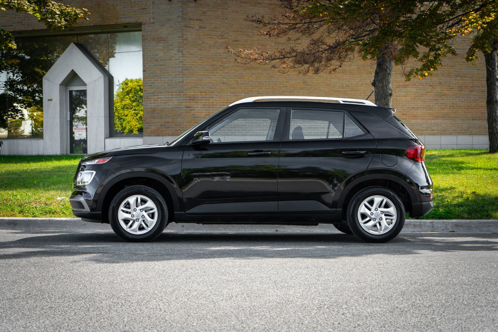 2023 Hyundai Venue Preferred-4