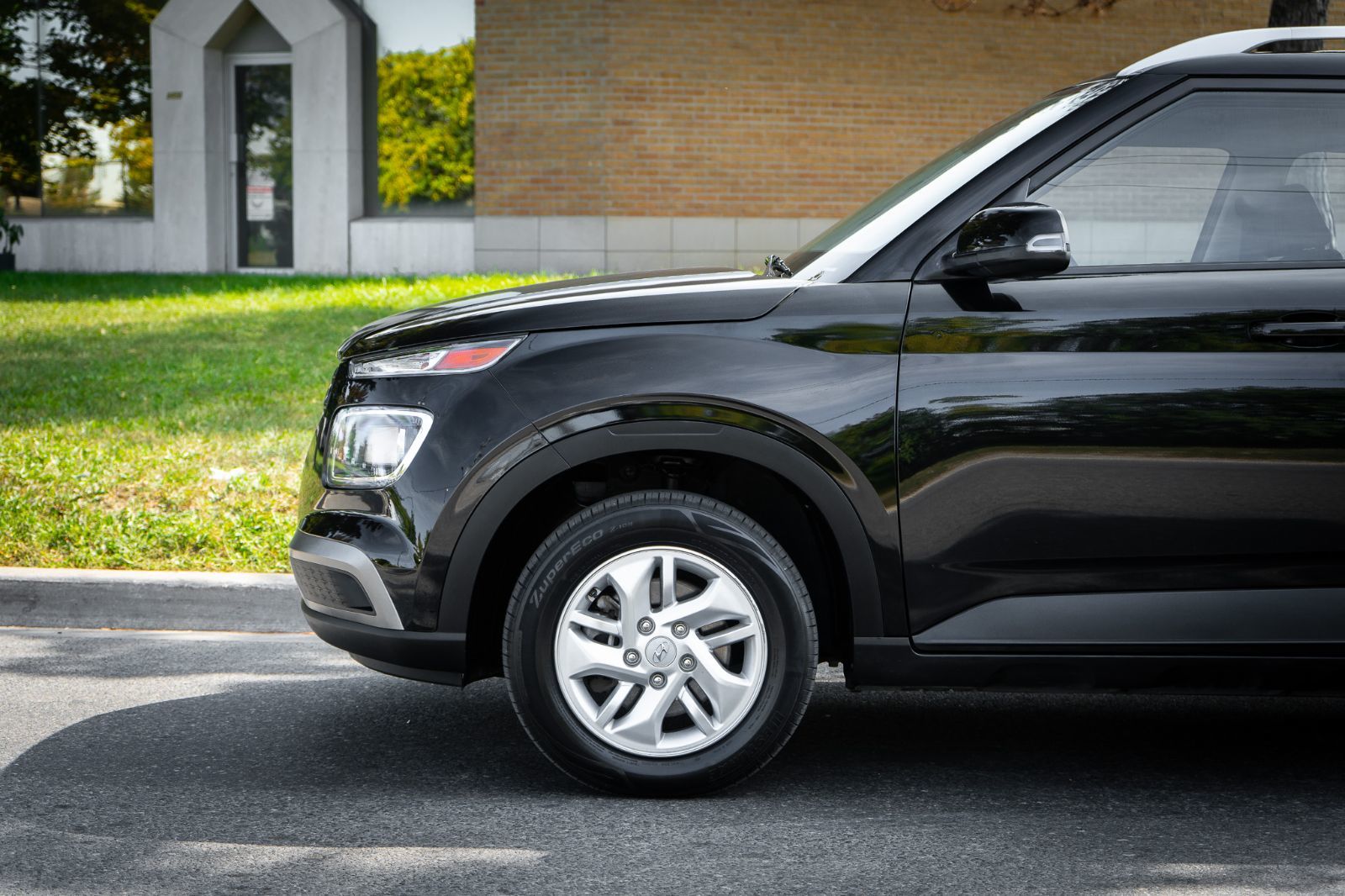 2023 Hyundai Venue Preferred-5