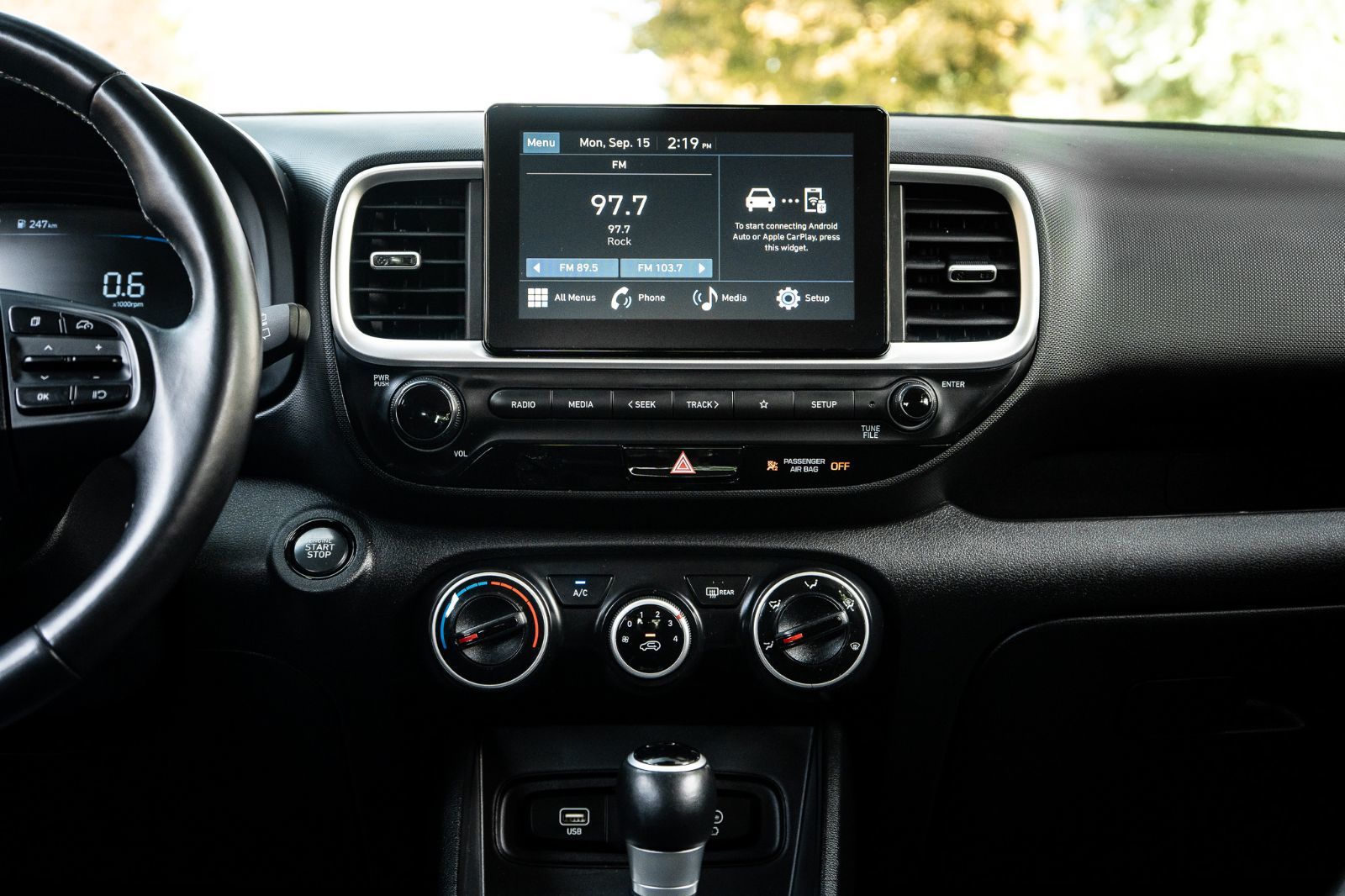 2023 Hyundai Venue Preferred-8