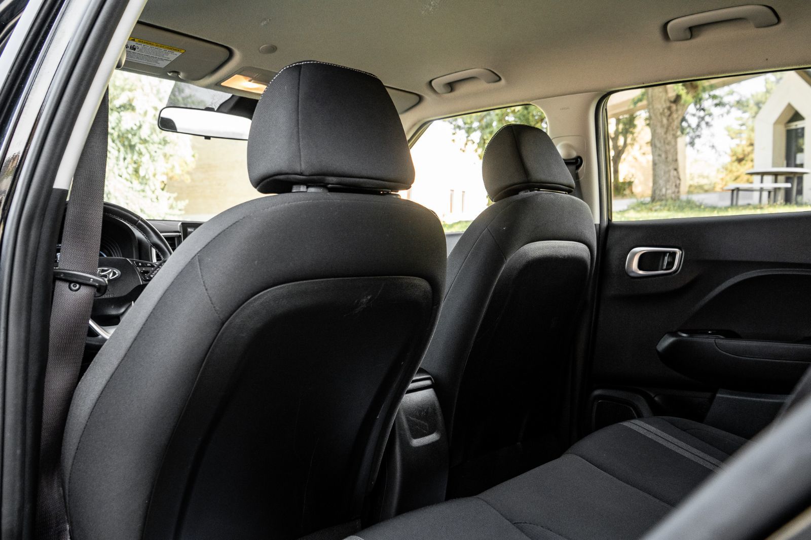 2023 Hyundai Venue Preferred-23