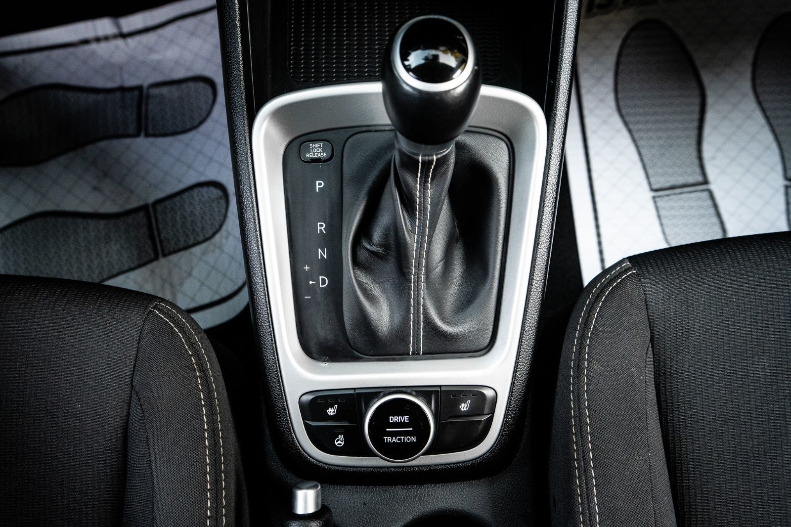 2023 Hyundai Venue Preferred-16