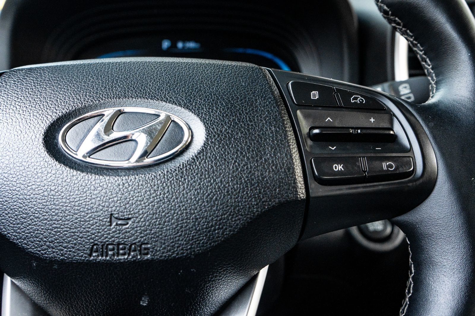 2023 Hyundai Venue Preferred-9