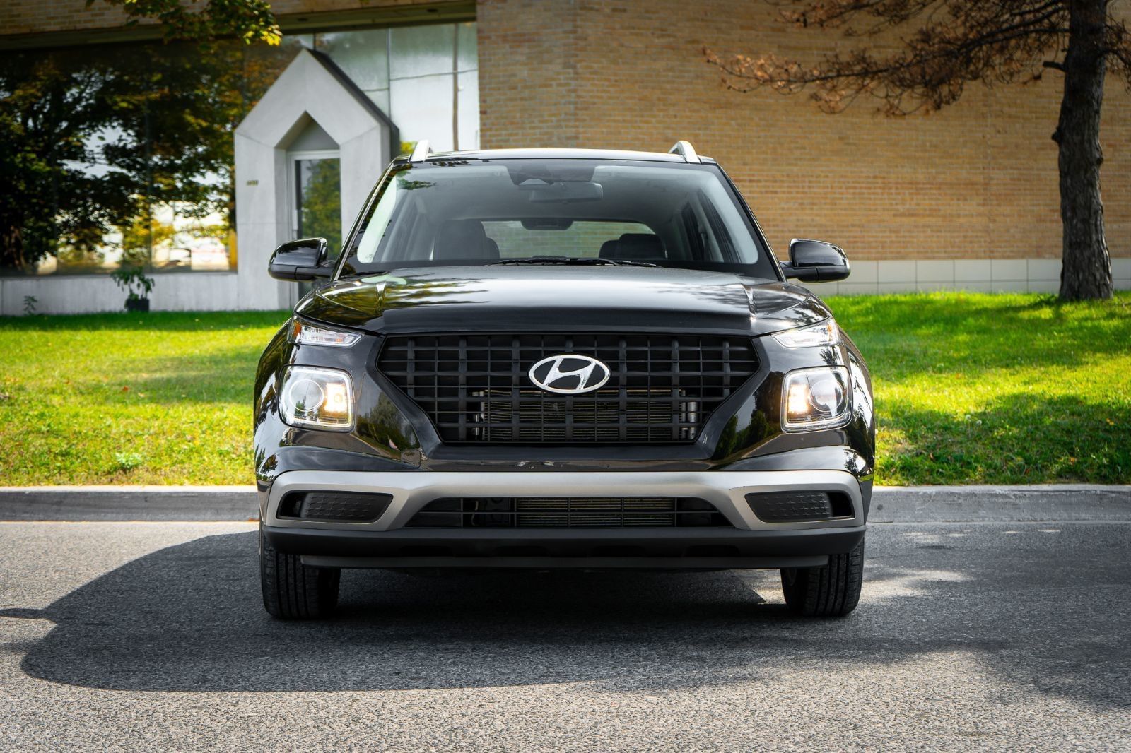 2023 Hyundai Venue Preferred-1