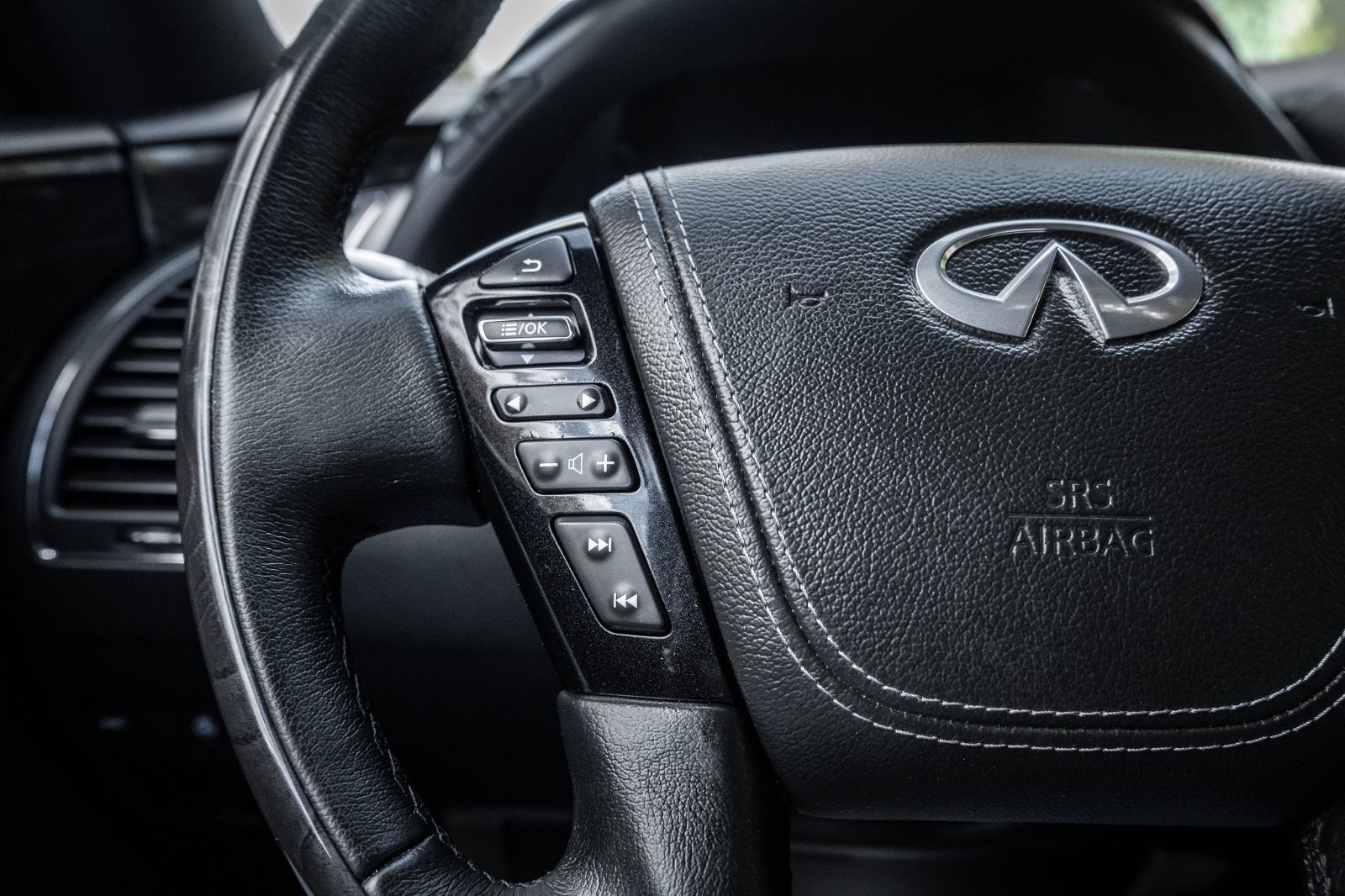 2024 Infiniti QX80 Luxe 7- Passenger-11